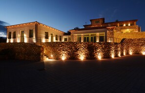 Front of property - evening/night - Foresta in Medias Mores (Tripoli)