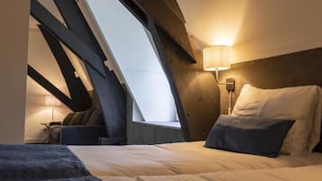 Ropa de cama de alta calidad, escritorio y sistema de insonorización