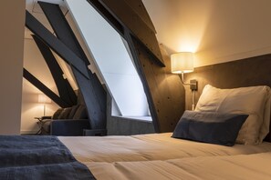 Comfort Double Room | Premium bedding, desk, soundproofing, iron/ironing board (on request) - De Kastanjefabriek (Eibergen)