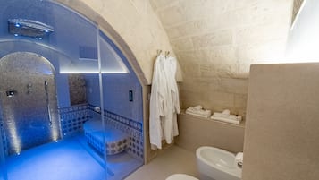 Suíte estúdio superluxo | Roupas de cama premium, frigobar (abastecido com alguns itens grátis)