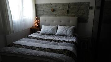 2 bedrooms, iron/ironing board, travel cot, free WiFi