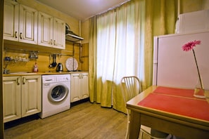 Fridge, microwave, stovetop, electric kettle