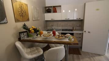 Suite, Mehrere Betten, mit Bad (Petra) | Eigene Küche | Großer Kühlschrank, Herdplatte, Espressomaschine