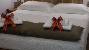 套房, 多张床, 独立浴室 (Petra) | 1 多间卧室、高档床上用品、羽绒被、特色家居