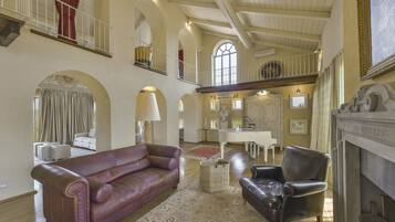 Luxury Villa, 6 Bedrooms | Living area | Flat-screen TV, fireplace
