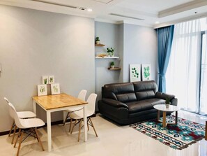 Lägenhet Comfort - 2 sovrum - pentry - utsikt mot staden | 1 sovrum, ljudisolering, strykjärn/strykbräda och gratis wi-fi