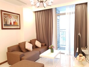 Appartamento Premium, 1 camera da letto, vasca da bagno, vista città | 1 camera, insonorizzazione, ferro/asse da stiro, Wi-Fi gratuito