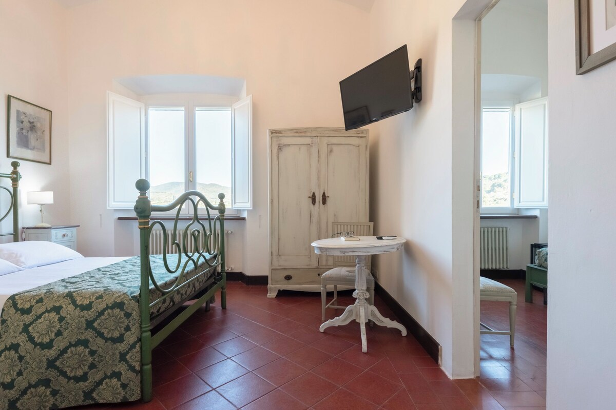 Superior Room | Minibar, in-room safe, desk, WiFi (free)