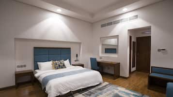 Vila Grand, 2 kamar tidur, kolam renang pribadi, area taman | 1 kamar tidur, seprai premium, meja kerja, dan setrika/meja setrika