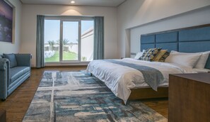 Villa de lujo, 3 habitaciones, piscina privada, en la zona del jardín | 1 dormitorio, ropa de cama de alta calidad, escritorio