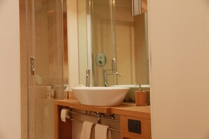 Double or Twin Room | Bathroom | Shower, free toiletries, hair dryer, bidet