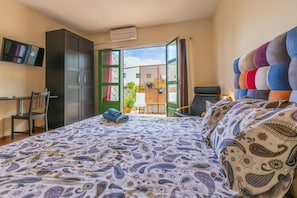 Triple Room, Patio, Garden Area - Timanfaya Casa Rural (Yaiza)