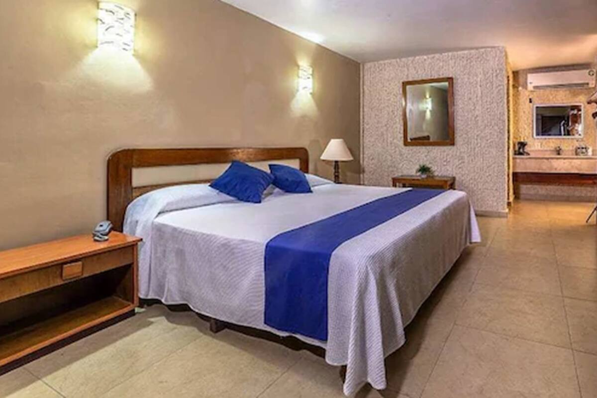 In-room safe, desk, free WiFi, bed sheets