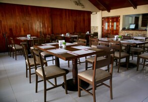 Petit déjeuner complet compris tous les jours