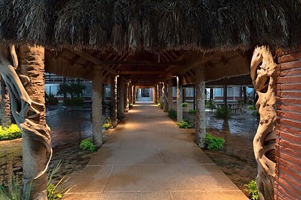 住宿正面 (夜晚)