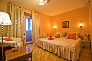 2 bedrooms, premium bedding, soundproofing, iron/ironing board - Lakshmi Apartment Belorusskaya (Moscow)