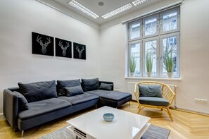 Comfort Apartment, 1 Bedroom, Beachside (4 people) | Living room | Flat-screen TV - Dom & House Apartment Wave on the Beach (Sopot)