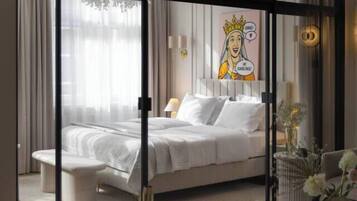 Sandstone 2-Bedroom 2 minutes to Main Square (Szpitalna 20 Street) | Living room | Smart TV