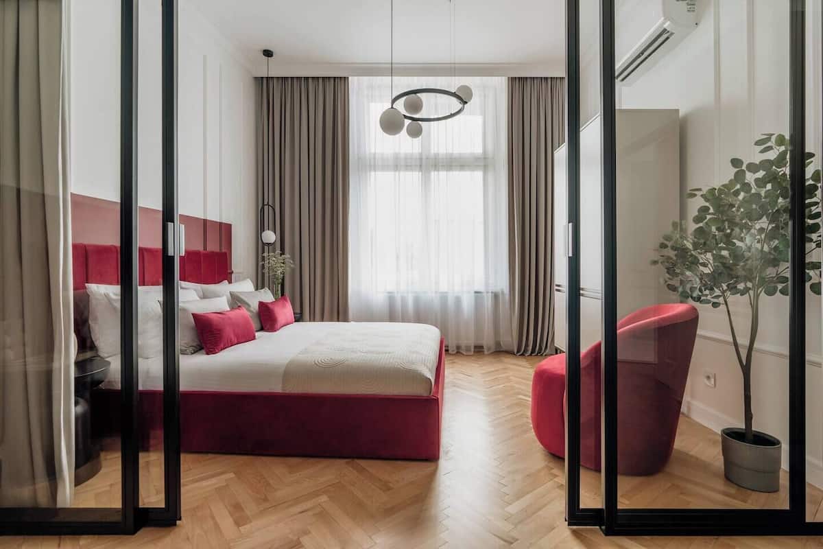 3-bedroom apartment Merlot (Krzyza 3 Street) | Sengetøy av topp kvalitet, strykejern/-brett og wi-fi (inkludert)