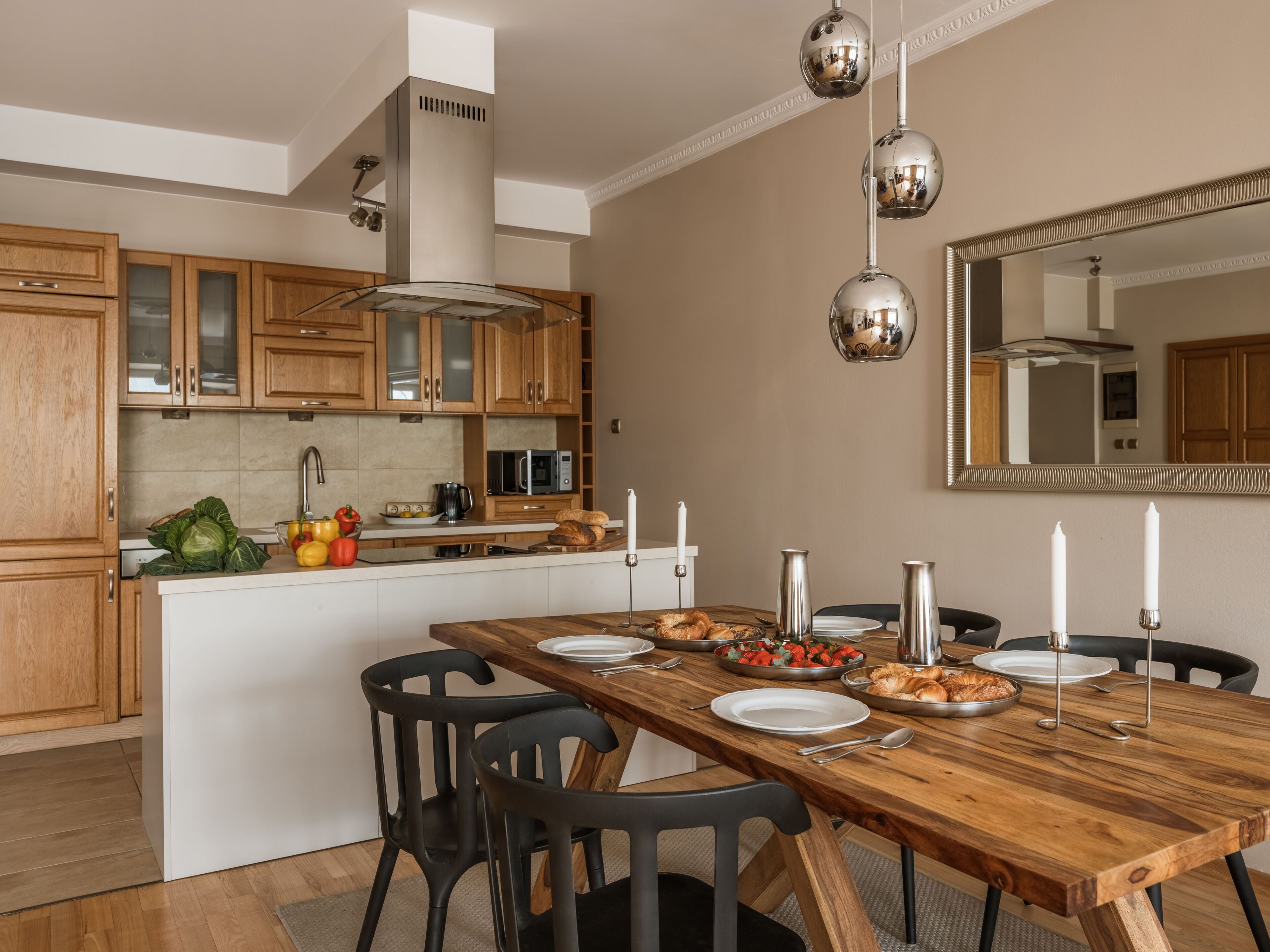Main Square spacious studio with bathtub (Slawkowska 6 Street) | Makan dalam bilik