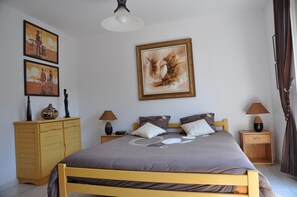 3 camere, ferro/asse da stiro