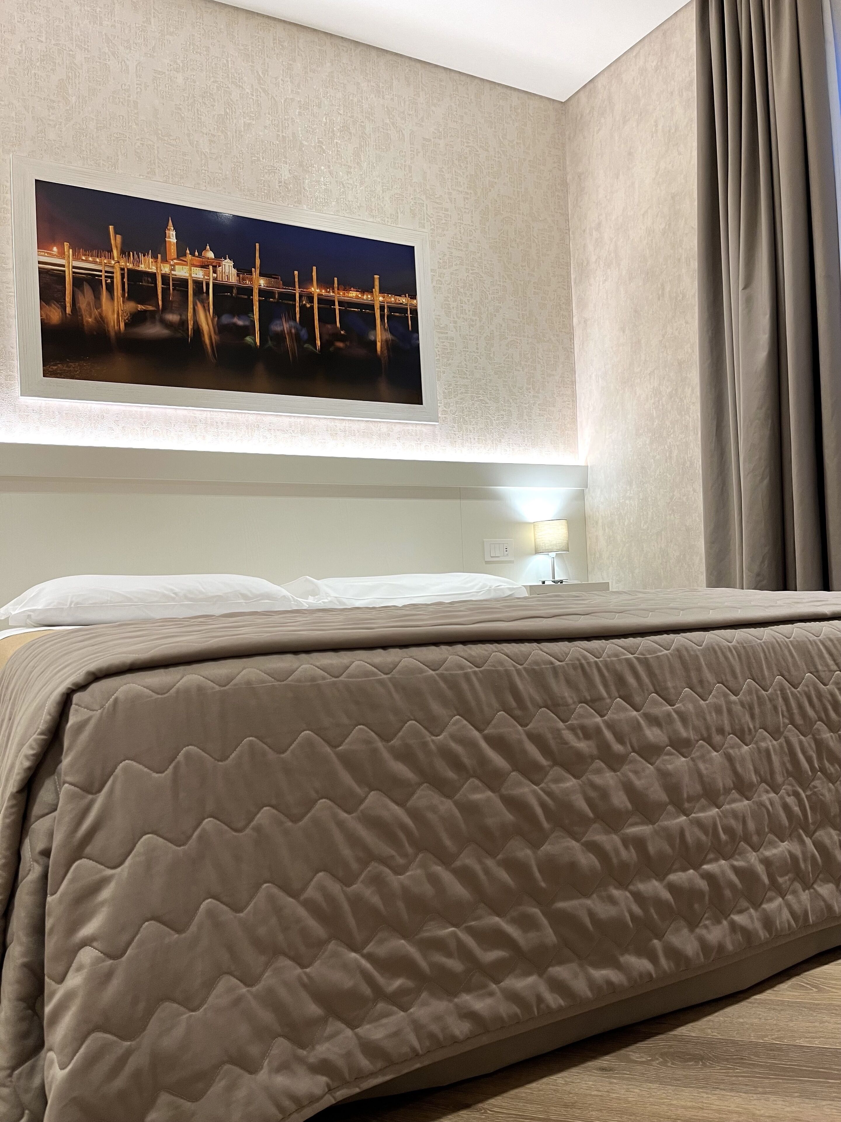 1 bedroom, down duvets, minibar, in-room safe