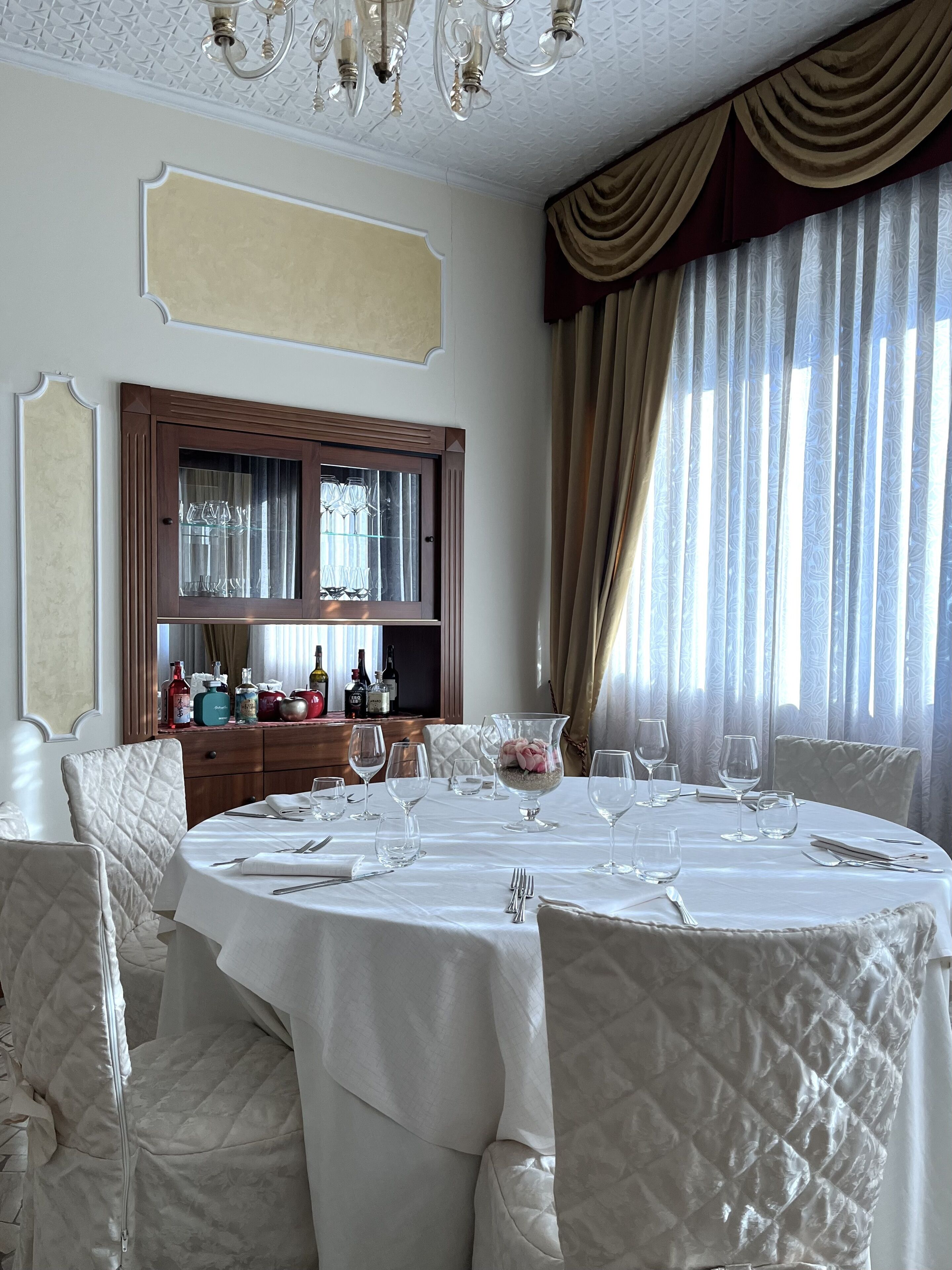 breakfast, lunch, dinner served; italian cuisine