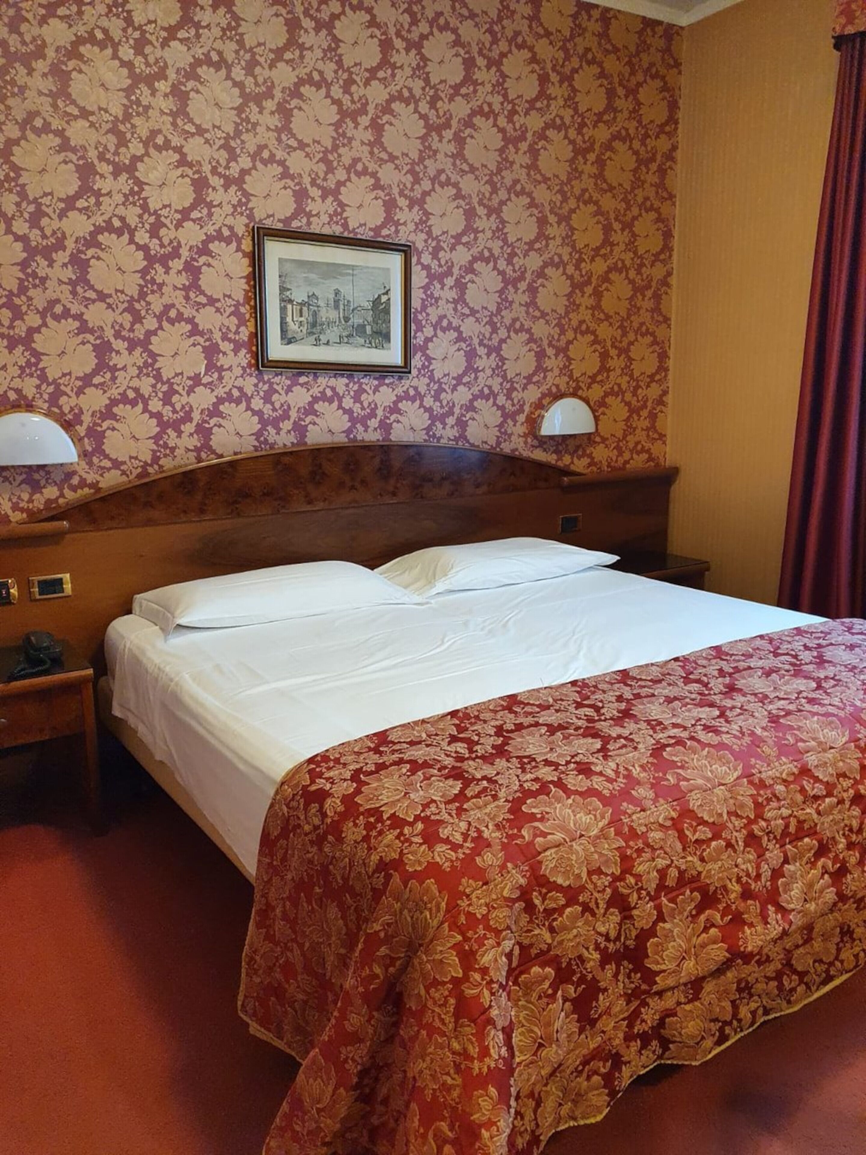 basic room | 1 bedroom, down duvets, minibar, in-room safe