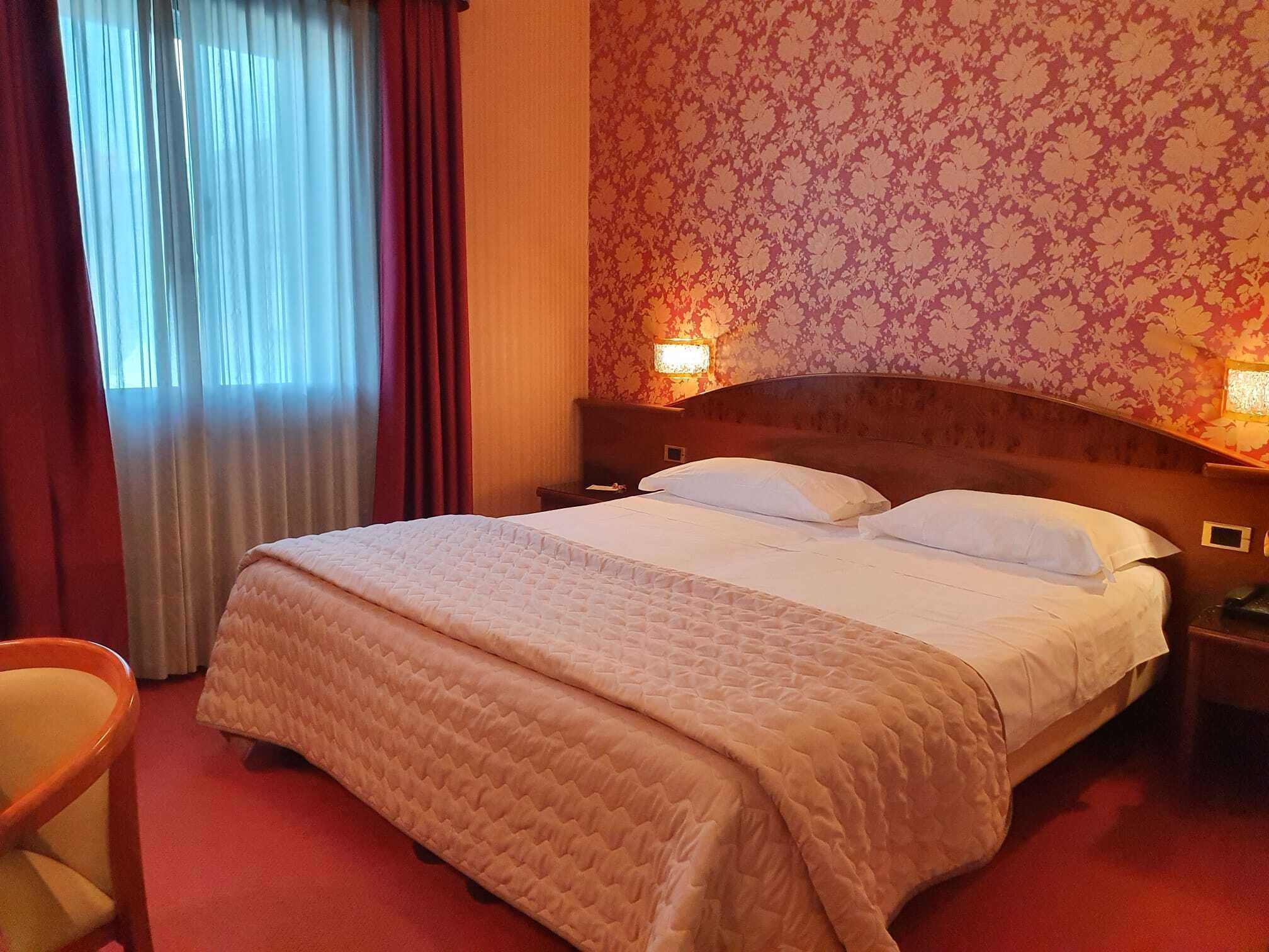 1 bedroom, down duvets, minibar, in-room safe