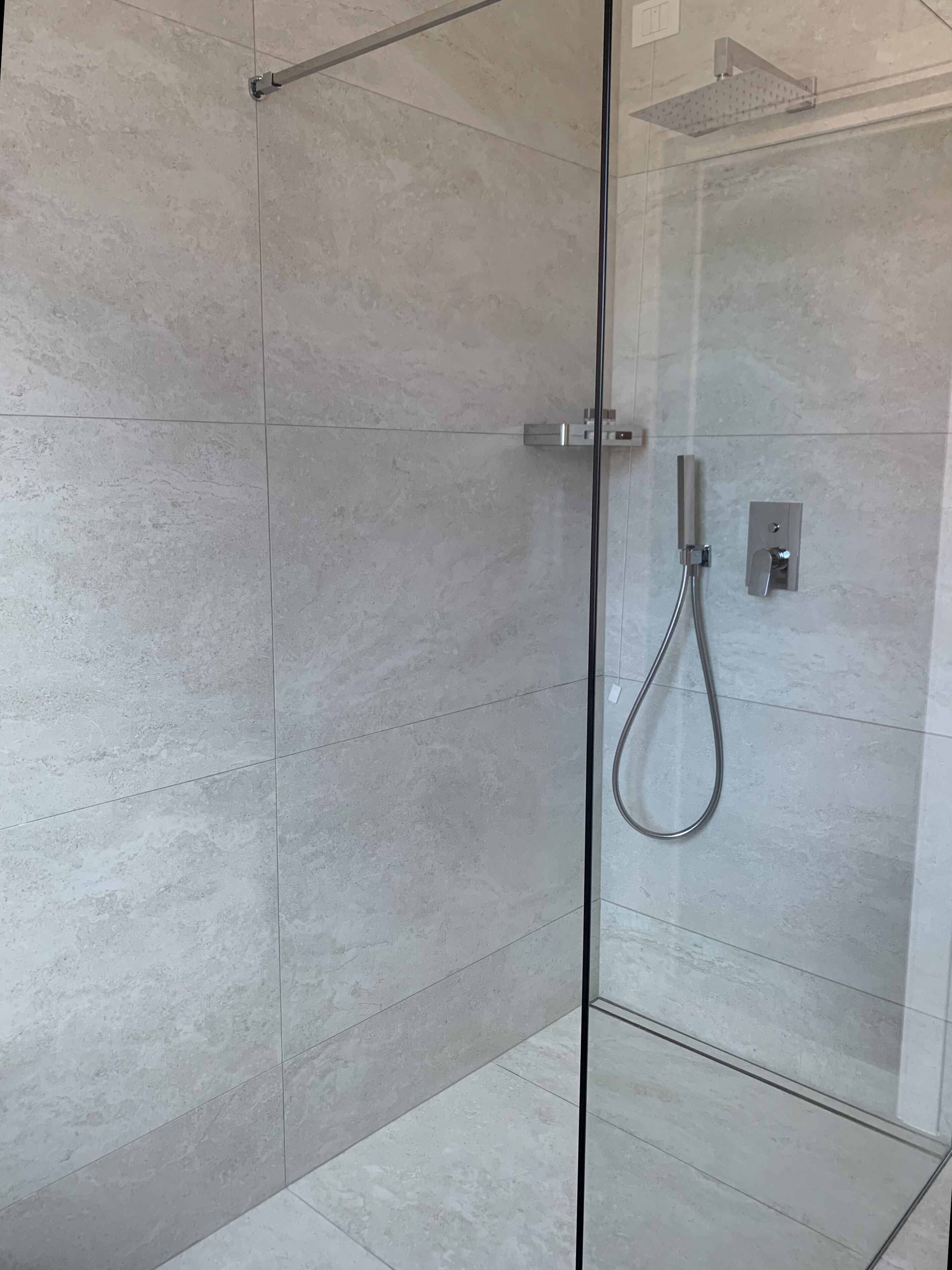 shower, free toiletries, hair dryer, bidet