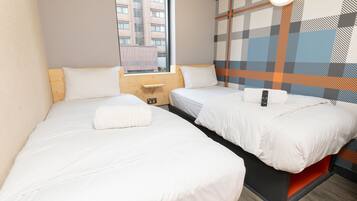 Quarto duplo standard, 2 camas de solteiro | Wi-Fi de cortesia, roupa de cama
