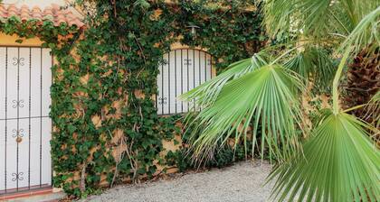 Beautiful villa with private pool, garden, for 9 people, air conditioning, wifi