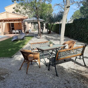 屋外ダイニングエリア