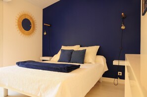 4 Schlafzimmer, Bügeleisen/Bügelbrett
