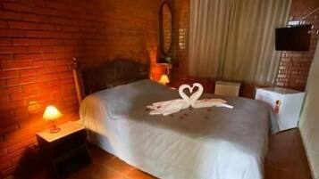 1 habitación, minibar, wifi gratis y ropa de cama