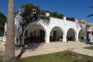 Exterior - Tres Cales, Villa with private pool 6x11 m, 11 people, air conditioning (L'AMETLLA DE MAR)