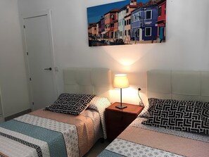 5 bedrooms, iron/ironing board, free WiFi - Tres Cales, Villa with private pool 6x11 m, 11 people, air conditioning (L'AMETLLA DE MAR)