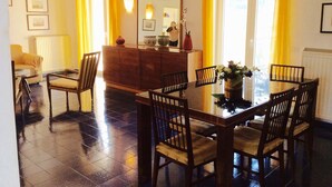 Apartment, 2 Bedrooms, Accessible, Bay View | Living room - Apartment Sun (Sorrento)