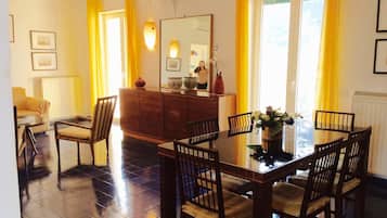 Apartment, 2 Bedrooms, Accessible, Bay View | Living room | TV