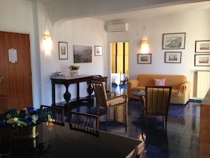 Apartment, 2 Bedrooms, Accessible, Bay View | Living room