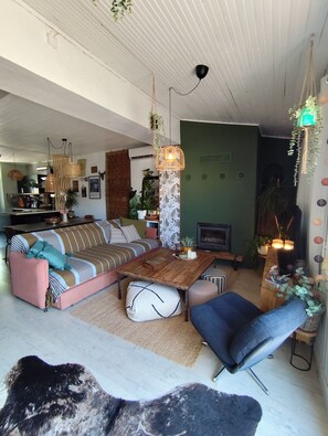 Smart TV, fireplace, table tennis, books - House with pool, summer kitchen, shaded terrace, large garden  (Orgon)