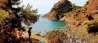 Maison climatisée avec piscine, cuisine d'été, terrasse ombragée, grand jardin 