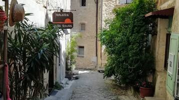 Enceinte de lâhĂ©bergement