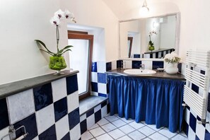 Standard Double Room | Bathroom - Caprino B&B (Gaeta)
