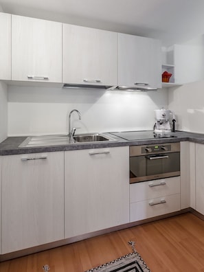 Appartement (Ocra) | Coin cuisine privé | Réfrigérateur, four, plaque de cuisson, cafetiÚre/bouilloire