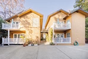 Exterior - Downtown Napa!  Unit D Walk to Everything! (Napa)