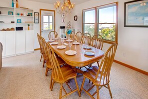 Dining - Oceanview Home with Private Pool, Hot Tub, Game Room, and Screened Porch (Salvo)