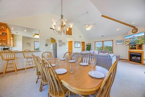 Dining - Oceanview Home with Private Pool, Hot Tub, Game Room, and Screened Porch (Salvo)