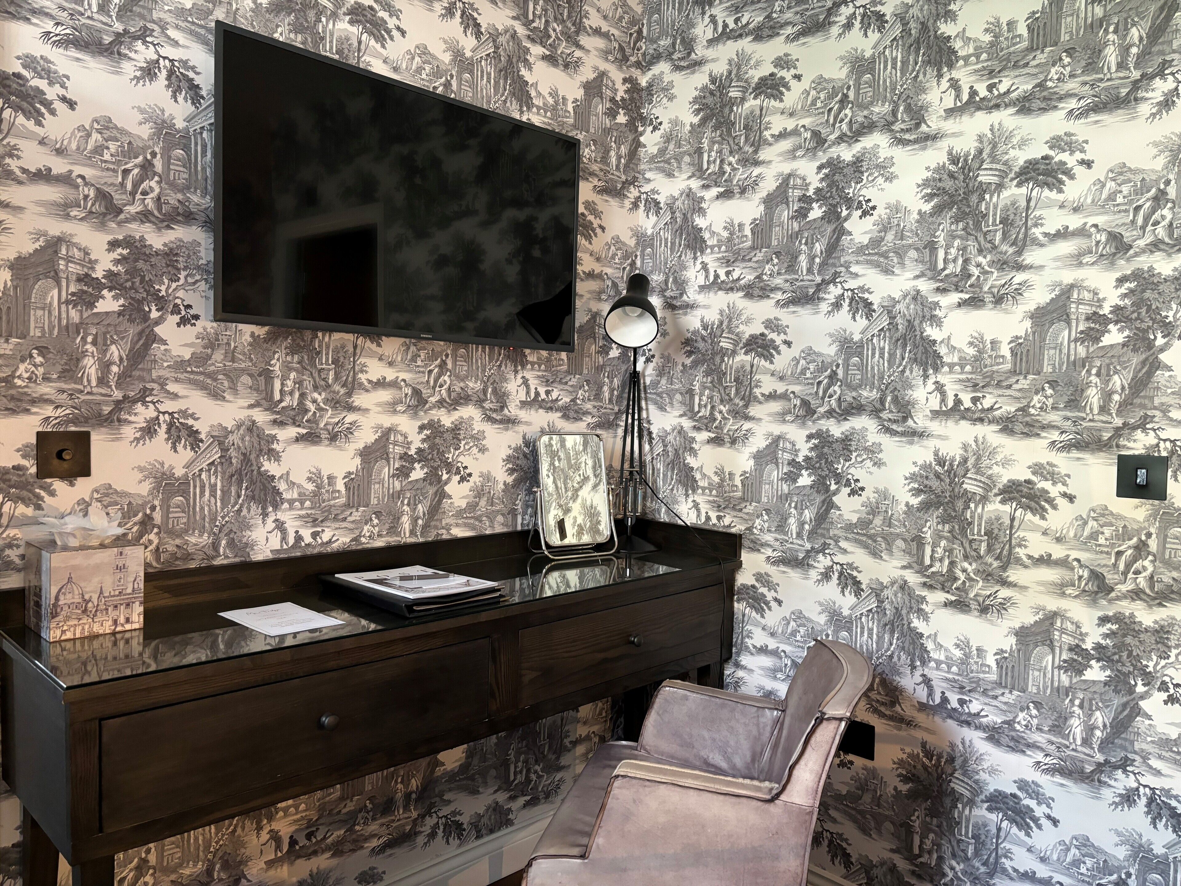 luxury studio suite, 1 queen bed (apartment) | bathroom | combined shower/bathtub, free toiletries, hair dryer, bathrobes