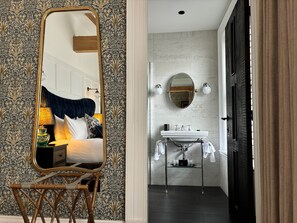 Premium bedding, minibar, desk, iron/ironing board